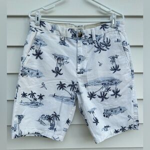 Old Navy Cream Ultimate Slim Shorts